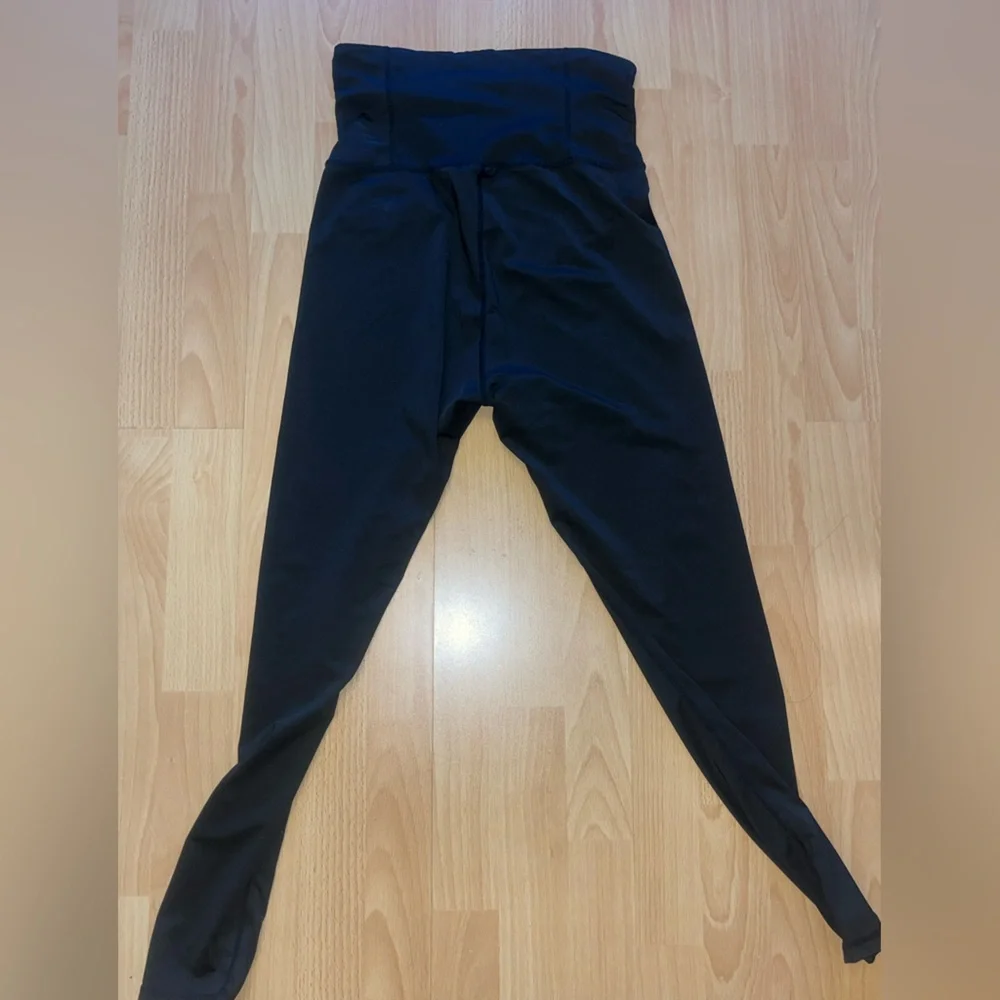 Black High-Waisted Corset hook Leggings - Picture 8 of 8